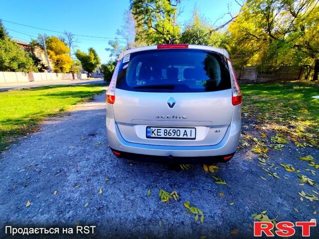 Серый Рено Гранд Сценик, объемом двигателя 1.6 л и пробегом 180 тыс. км за 8500 $, фото 3 на Automoto.ua