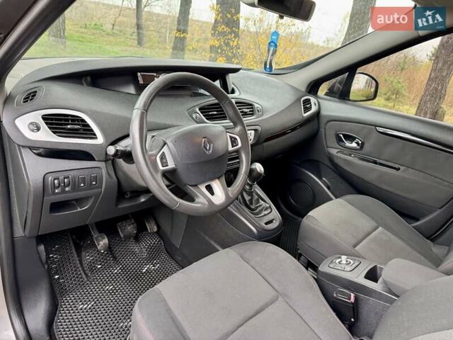 Сірий Рено Гранд Сценік, об'ємом двигуна 1.5 л та пробігом 185 тис. км за 7499 $, фото 10 на Automoto.ua