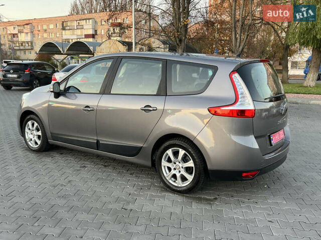 Сірий Рено Гранд Сценік, об'ємом двигуна 1.6 л та пробігом 238 тис. км за 8700 $, фото 8 на Automoto.ua