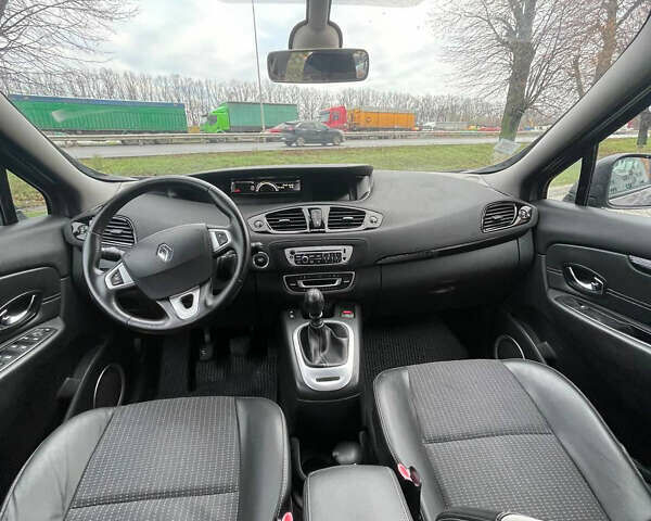 Серый Рено Гранд Сценик, объемом двигателя 1.46 л и пробегом 262 тыс. км за 7900 $, фото 12 на Automoto.ua