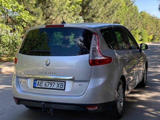 Серый Рено Гранд Сценик, объемом двигателя 1.5 л и пробегом 220 тыс. км за 7850 $, фото 6 на Automoto.ua