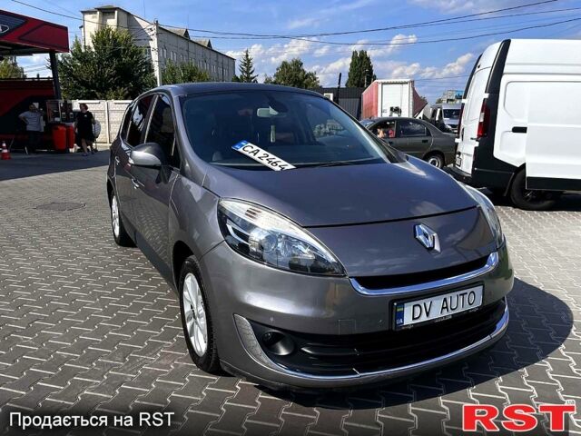 Серый Рено Гранд Сценик, объемом двигателя 1.5 л и пробегом 348 тыс. км за 6800 $, фото 4 на Automoto.ua