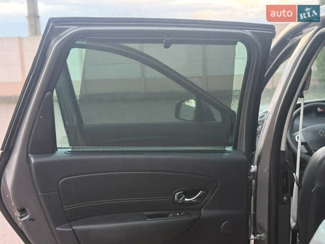 Серый Рено Гранд Сценик, объемом двигателя 2 л и пробегом 241 тыс. км за 10450 $, фото 60 на Automoto.ua