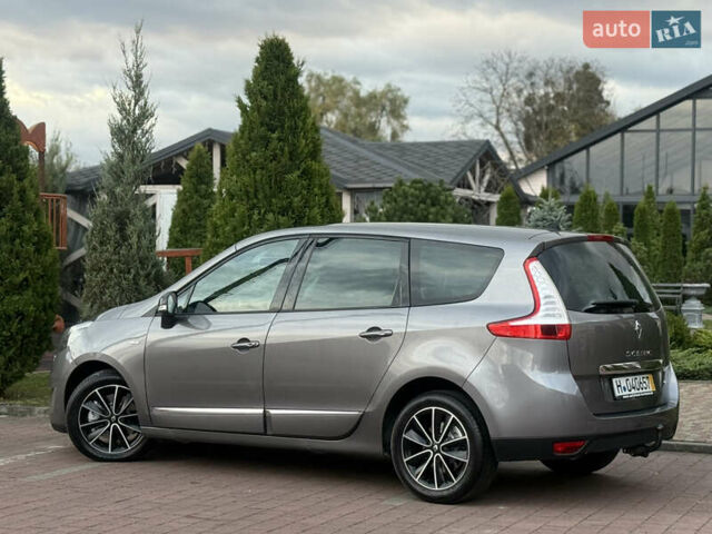 Серый Рено Гранд Сценик, объемом двигателя 2 л и пробегом 241 тыс. км за 10450 $, фото 3 на Automoto.ua