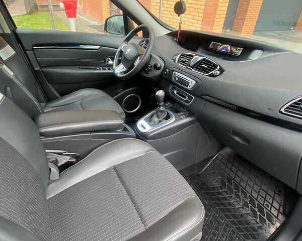 Серый Рено Гранд Сценик, объемом двигателя 1.6 л и пробегом 217 тыс. км за 8200 $, фото 2 на Automoto.ua