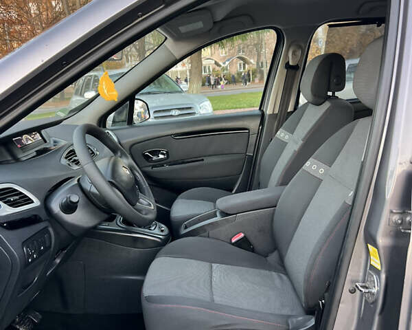 Сірий Рено Гранд Сценік, об'ємом двигуна 1.6 л та пробігом 238 тис. км за 8700 $, фото 33 на Automoto.ua