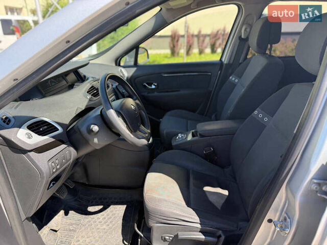 Сірий Рено Гранд Сценік, об'ємом двигуна 1.46 л та пробігом 350 тис. км за 7000 $, фото 7 на Automoto.ua