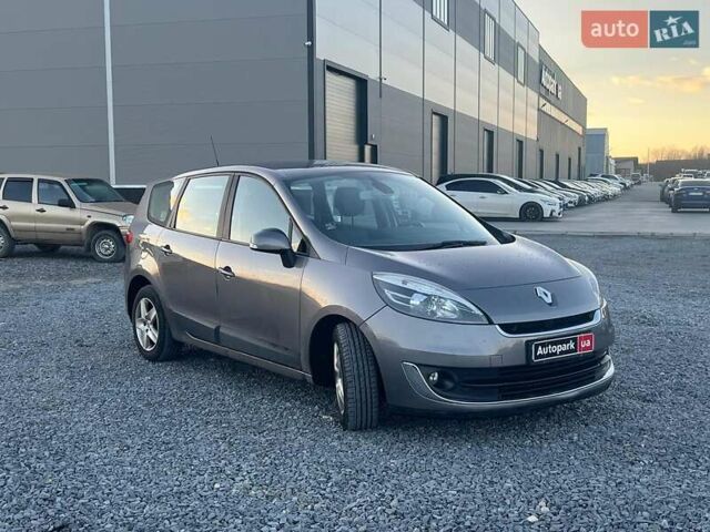 Серый Рено Гранд Сценик, объемом двигателя 1.5 л и пробегом 281 тыс. км за 9740 $, фото 2 на Automoto.ua