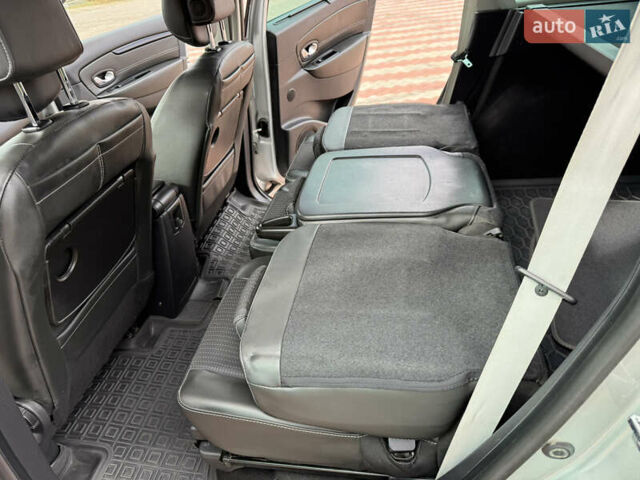 Серый Рено Гранд Сценик, объемом двигателя 2 л и пробегом 187 тыс. км за 8750 $, фото 26 на Automoto.ua