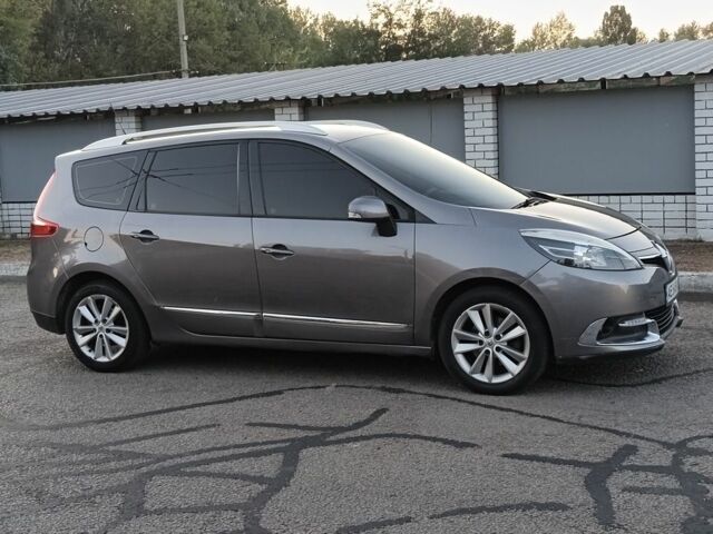 Серый Рено Гранд Сценик, объемом двигателя 1.5 л и пробегом 309 тыс. км за 8750 $, фото 1 на Automoto.ua