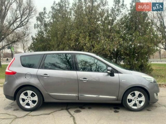 Сірий Рено Гранд Сценік, об'ємом двигуна 1.6 л та пробігом 204 тис. км за 8500 $, фото 3 на Automoto.ua
