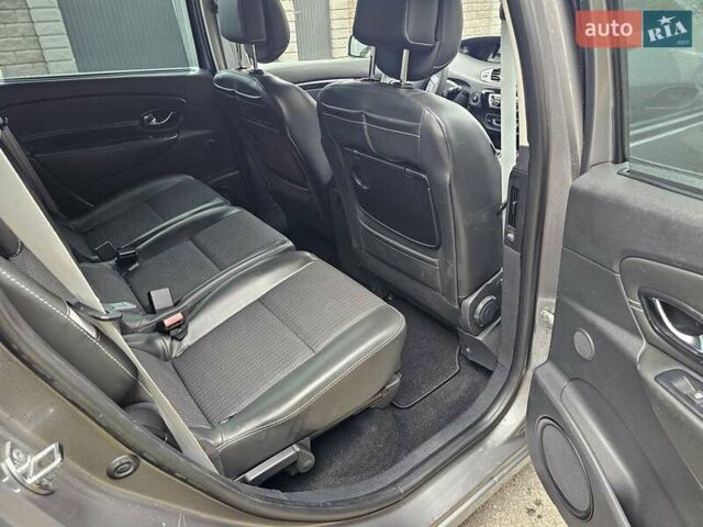 Серый Рено Гранд Сценик, объемом двигателя 1.6 л и пробегом 217 тыс. км за 8900 $, фото 9 на Automoto.ua