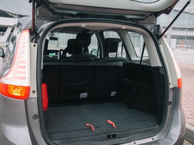 Сірий Рено Гранд Сценік, об'ємом двигуна 1.5 л та пробігом 281 тис. км за 9400 $, фото 11 на Automoto.ua