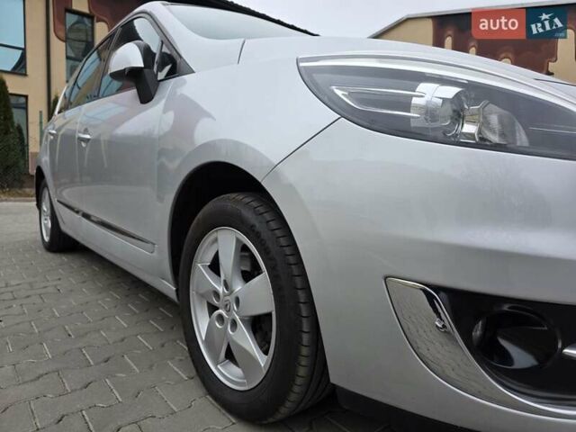 Сірий Рено Гранд Сценік, об'ємом двигуна 1.5 л та пробігом 230 тис. км за 8650 $, фото 2 на Automoto.ua