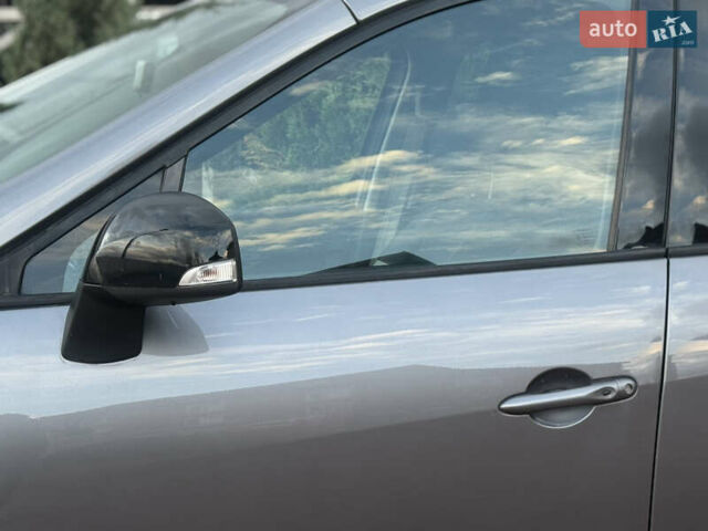 Серый Рено Гранд Сценик, объемом двигателя 2 л и пробегом 241 тыс. км за 10450 $, фото 24 на Automoto.ua