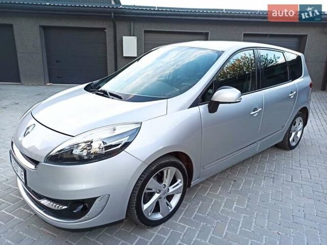 Серый Рено Гранд Сценик, объемом двигателя 1.6 л и пробегом 239 тыс. км за 8700 $, фото 27 на Automoto.ua