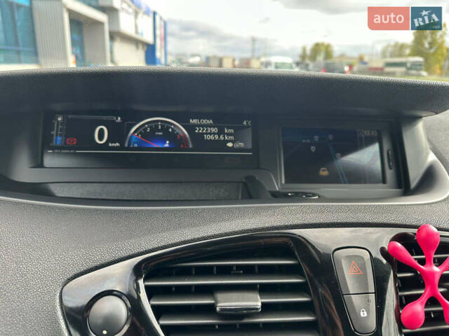 Серый Рено Гранд Сценик, объемом двигателя 1.6 л и пробегом 226 тыс. км за 8800 $, фото 19 на Automoto.ua