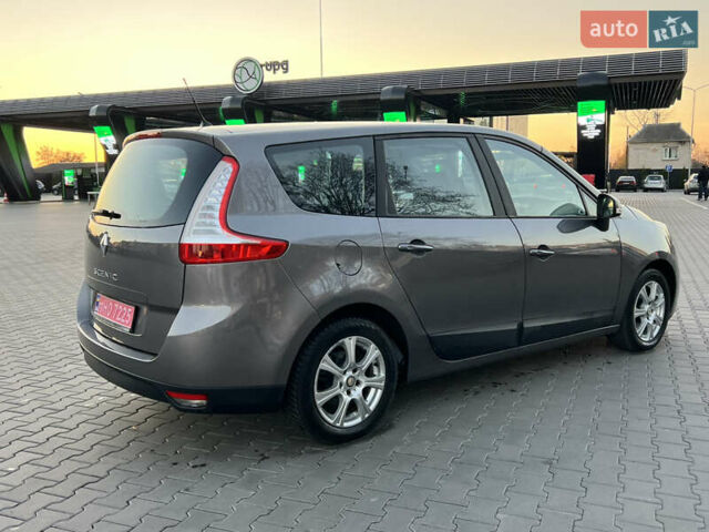Серый Рено Гранд Сценик, объемом двигателя 1.6 л и пробегом 240 тыс. км за 7999 $, фото 16 на Automoto.ua
