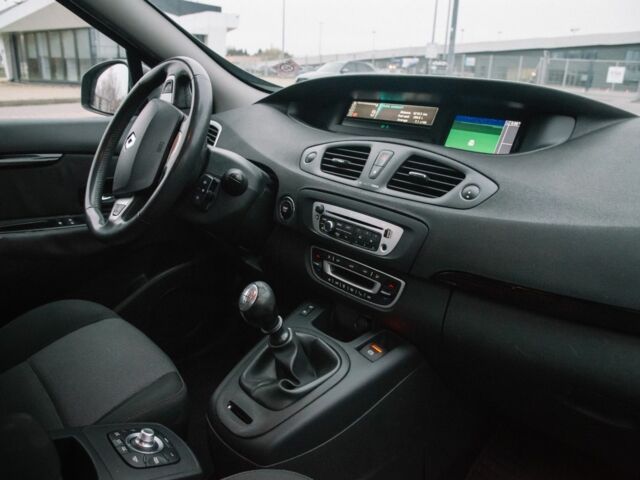 Сірий Рено Гранд Сценік, об'ємом двигуна 1.5 л та пробігом 281 тис. км за 9400 $, фото 8 на Automoto.ua