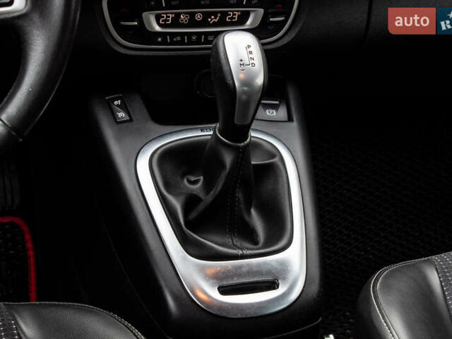 Серый Рено Гранд Сценик, объемом двигателя 1.46 л и пробегом 344 тыс. км за 7900 $, фото 22 на Automoto.ua