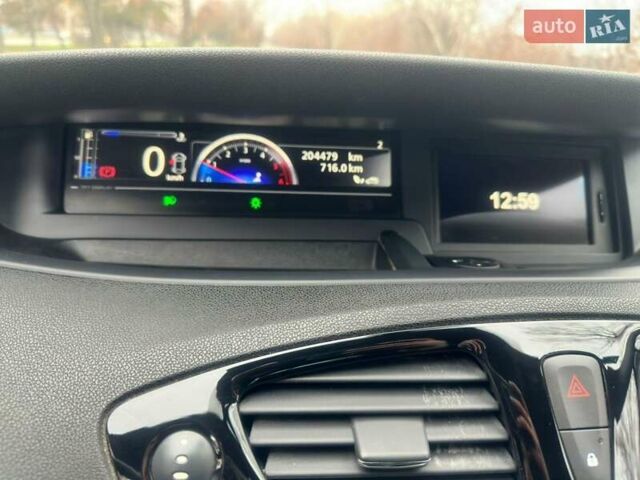 Сірий Рено Гранд Сценік, об'ємом двигуна 1.6 л та пробігом 204 тис. км за 8500 $, фото 27 на Automoto.ua