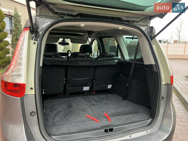 Серый Рено Гранд Сценик, объемом двигателя 1.6 л и пробегом 238 тыс. км за 9500 $, фото 57 на Automoto.ua