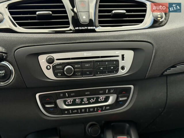 Серый Рено Гранд Сценик, объемом двигателя 1.5 л и пробегом 239 тыс. км за 8999 $, фото 44 на Automoto.ua