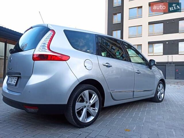 Серый Рено Гранд Сценик, объемом двигателя 1.6 л и пробегом 239 тыс. км за 8700 $, фото 39 на Automoto.ua