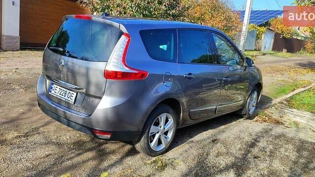 Сірий Рено Гранд Сценік, об'ємом двигуна 1.46 л та пробігом 250 тис. км за 8500 $, фото 8 на Automoto.ua