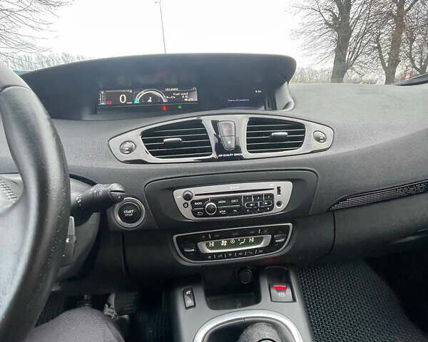 Серый Рено Гранд Сценик, объемом двигателя 1.46 л и пробегом 262 тыс. км за 7900 $, фото 16 на Automoto.ua