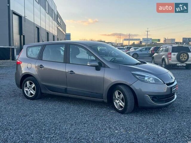 Серый Рено Гранд Сценик, объемом двигателя 1.5 л и пробегом 281 тыс. км за 9740 $, фото 10 на Automoto.ua