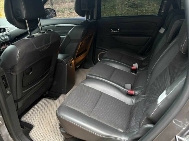 Серый Рено Гранд Сценик, объемом двигателя 1.4 л и пробегом 196 тыс. км за 7700 $, фото 10 на Automoto.ua