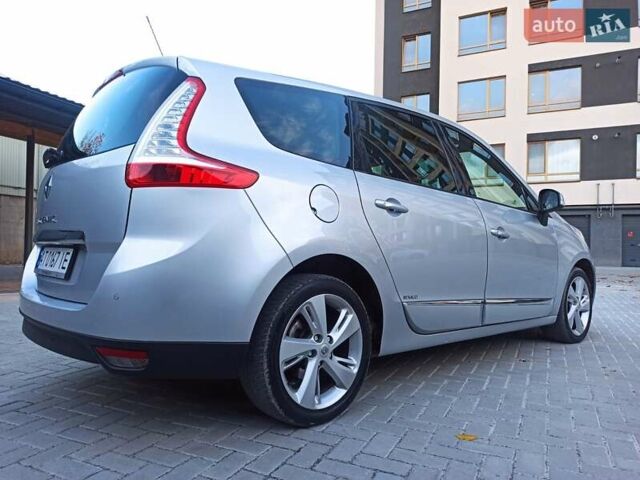 Серый Рено Гранд Сценик, объемом двигателя 1.6 л и пробегом 239 тыс. км за 8700 $, фото 40 на Automoto.ua