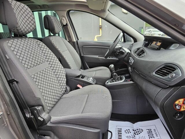 Серый Рено Гранд Сценик, объемом двигателя 1.6 л и пробегом 237 тыс. км за 8200 $, фото 12 на Automoto.ua