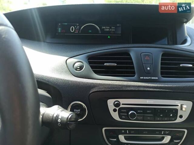 Серый Рено Гранд Сценик, объемом двигателя 1.5 л и пробегом 247 тыс. км за 8400 $, фото 2 на Automoto.ua