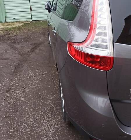 Сірий Рено Гранд Сценік, об'ємом двигуна 1.5 л та пробігом 230 тис. км за 8500 $, фото 2 на Automoto.ua