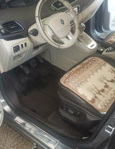 Сірий Рено Гранд Сценік, об'ємом двигуна 1.6 л та пробігом 237 тис. км за 7700 $, фото 26 на Automoto.ua