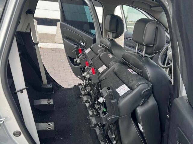 Серый Рено Гранд Сценик, объемом двигателя 1.5 л и пробегом 363 тыс. км за 7600 $, фото 12 на Automoto.ua