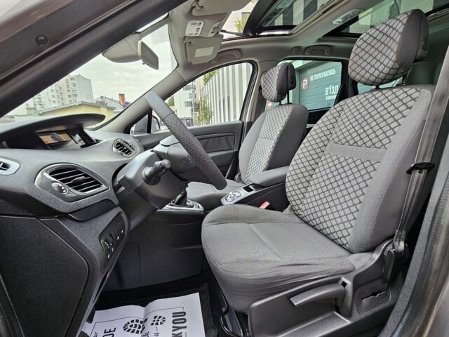 Серый Рено Гранд Сценик, объемом двигателя 1.6 л и пробегом 237 тыс. км за 8200 $, фото 10 на Automoto.ua