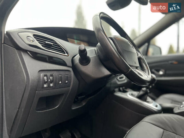 Серый Рено Гранд Сценик, объемом двигателя 1.6 л и пробегом 238 тыс. км за 9500 $, фото 23 на Automoto.ua