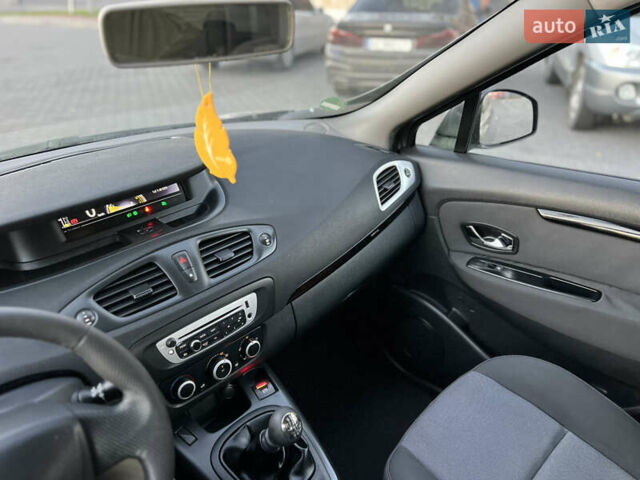 Сірий Рено Гранд Сценік, об'ємом двигуна 1.6 л та пробігом 238 тис. км за 8700 $, фото 60 на Automoto.ua