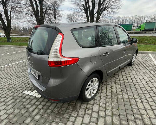 Серый Рено Гранд Сценик, объемом двигателя 1.46 л и пробегом 262 тыс. км за 7900 $, фото 4 на Automoto.ua