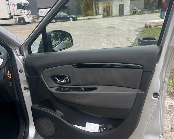 Серый Рено Гранд Сценик, объемом двигателя 1.5 л и пробегом 264 тыс. км за 7000 $, фото 15 на Automoto.ua