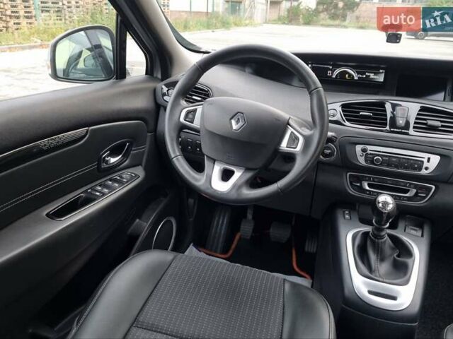 Сірий Рено Гранд Сценік, об'ємом двигуна 1.5 л та пробігом 230 тис. км за 8650 $, фото 25 на Automoto.ua