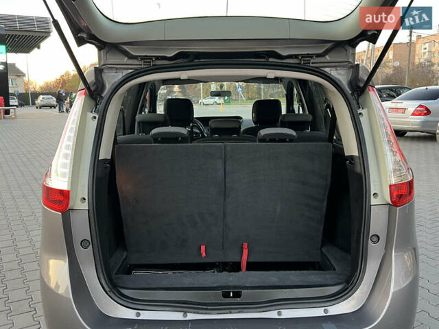 Серый Рено Гранд Сценик, объемом двигателя 1.6 л и пробегом 240 тыс. км за 7999 $, фото 20 на Automoto.ua