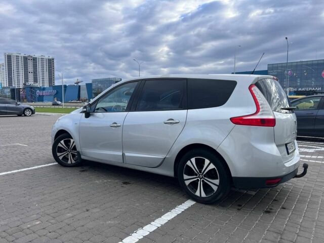 Серый Рено Гранд Сценик, объемом двигателя 1.5 л и пробегом 363 тыс. км за 7600 $, фото 2 на Automoto.ua