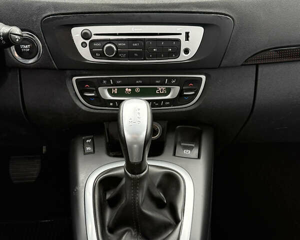 Сірий Рено Гранд Сценік, об'ємом двигуна 1.5 л та пробігом 203 тис. км за 8250 $, фото 11 на Automoto.ua