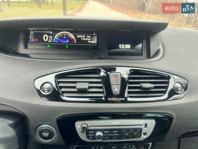 Сірий Рено Гранд Сценік, об'ємом двигуна 1.6 л та пробігом 204 тис. км за 8500 $, фото 29 на Automoto.ua