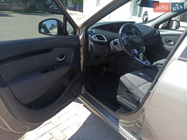 Серый Рено Гранд Сценик, объемом двигателя 1.5 л и пробегом 247 тыс. км за 8400 $, фото 7 на Automoto.ua