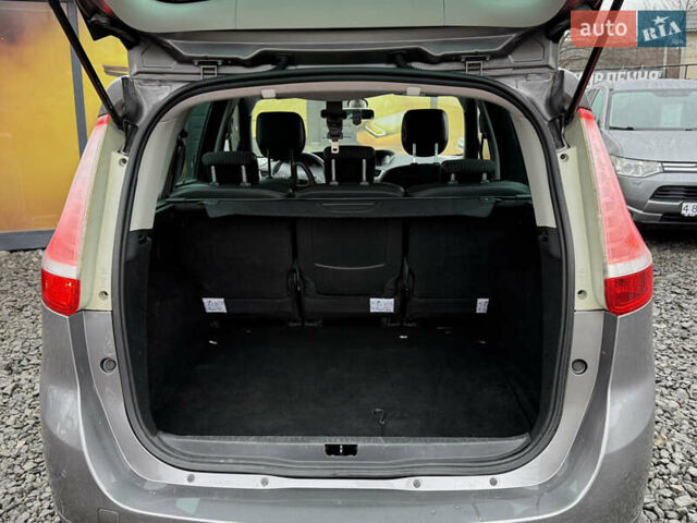 Серый Рено Гранд Сценик, объемом двигателя 1.5 л и пробегом 208 тыс. км за 9200 $, фото 43 на Automoto.ua